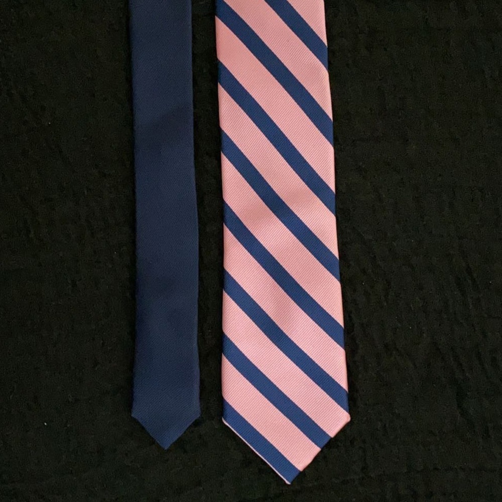 Tomm Hilfiger Pink w Dark Blue Stripes Tie